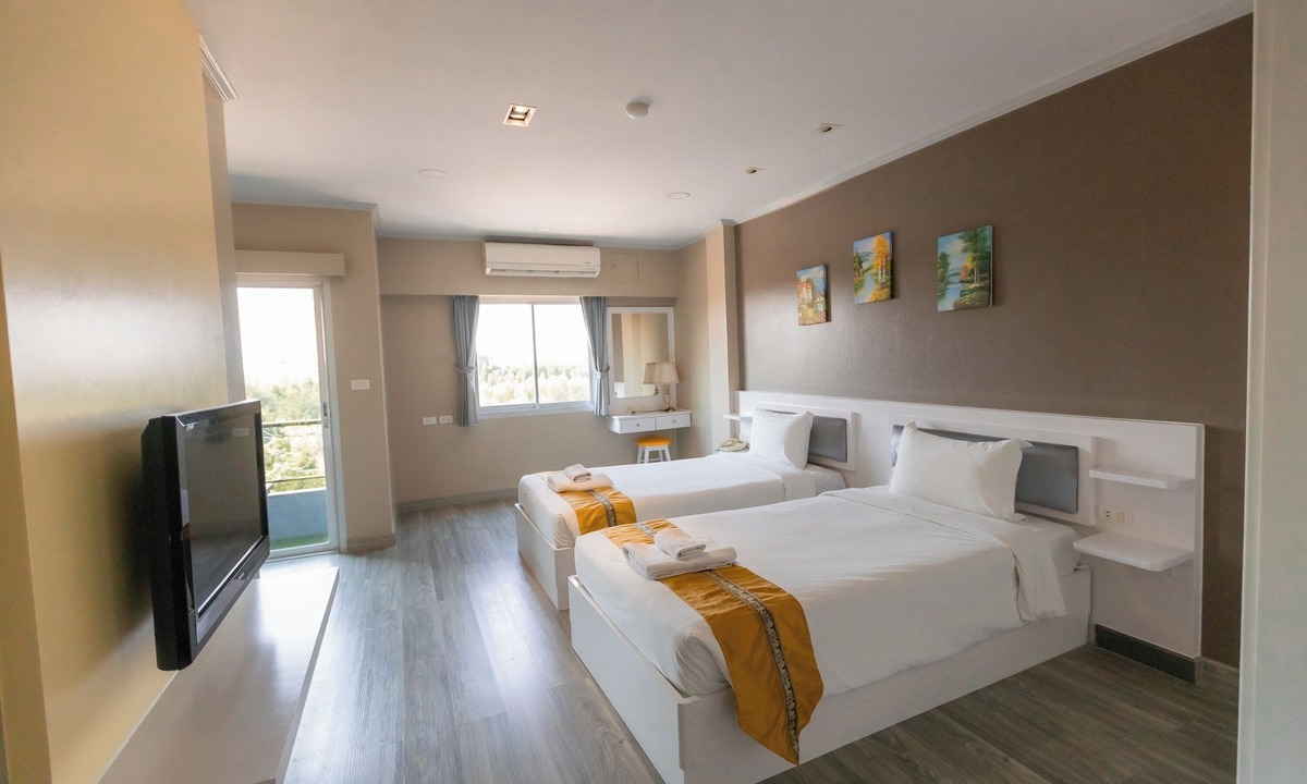 Bang Sao Thong Hotel | Napheera Royal Tel