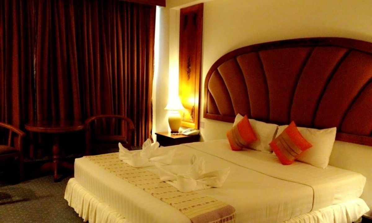 Buriram Hotel | Thepnakorn Hotel