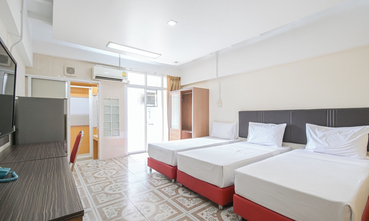 Ramkhamhaeng Hotel | AC Habitat Bangkok