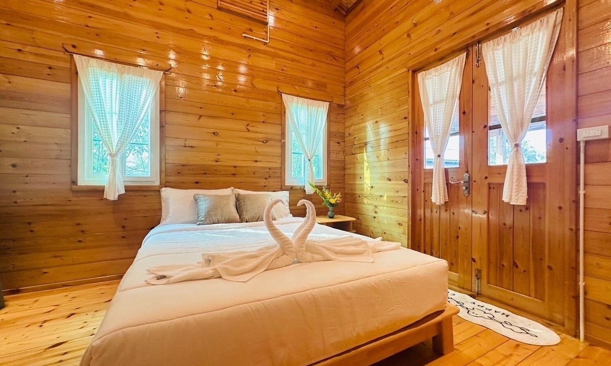 Samut Sakhon Resort | Coco and Canal HomeStory