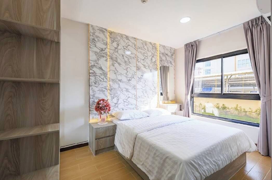 Bang Sao Thong Hotel | Raspberry Mansion