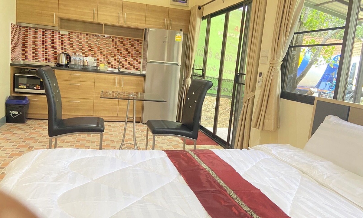 Hang Dong Apartment | Fully furnished 32 SQM studio with kitchen, wifi and pool access.
