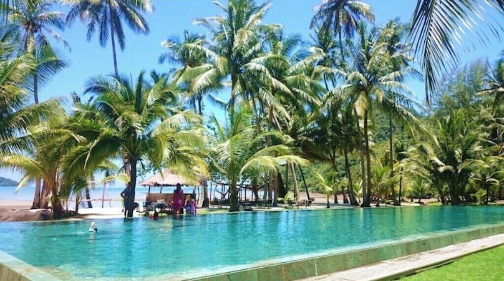 Klong Son House | Beachfront Studio Apartment Siam Royal View Koh Chang