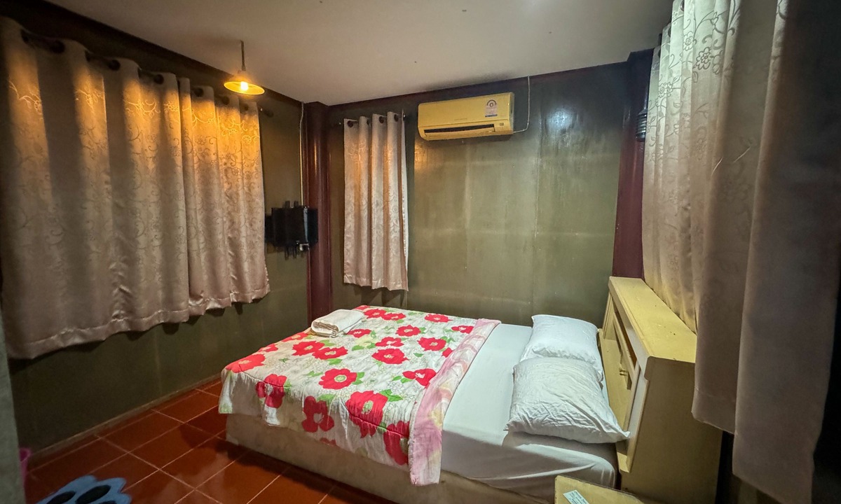 Kamphaeng Saen Hotel | Suree Garden Resort & Karaoke