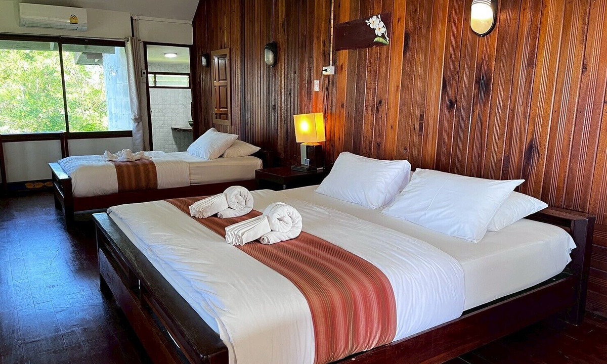 Thung Wa Hotel | The Chevalley beach resort