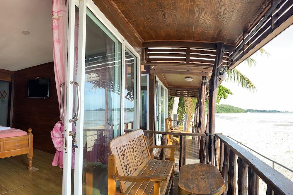 Don Sak Hotel | Karndee bangalow