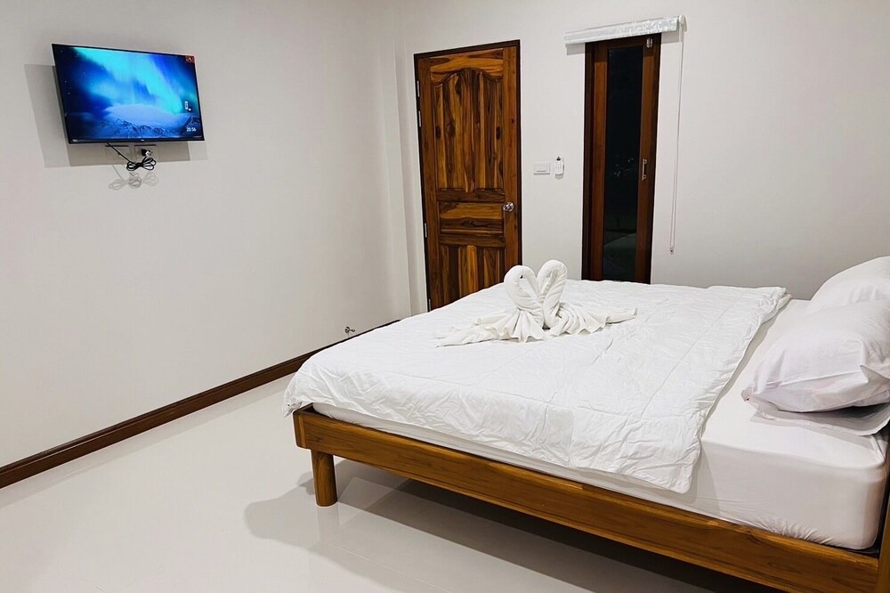 Chakphong Hotel | Sisters Home Laem Mae Phim