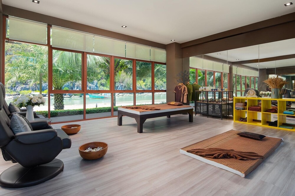 Sam Roi Yot Hotel | La Isla Pranburi Beach Resort
