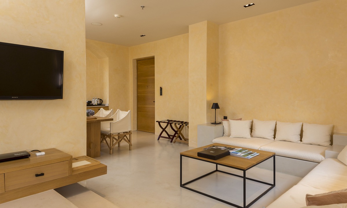 Pong Ta Long Hotel | Town Square Suites by Toscana Valley
