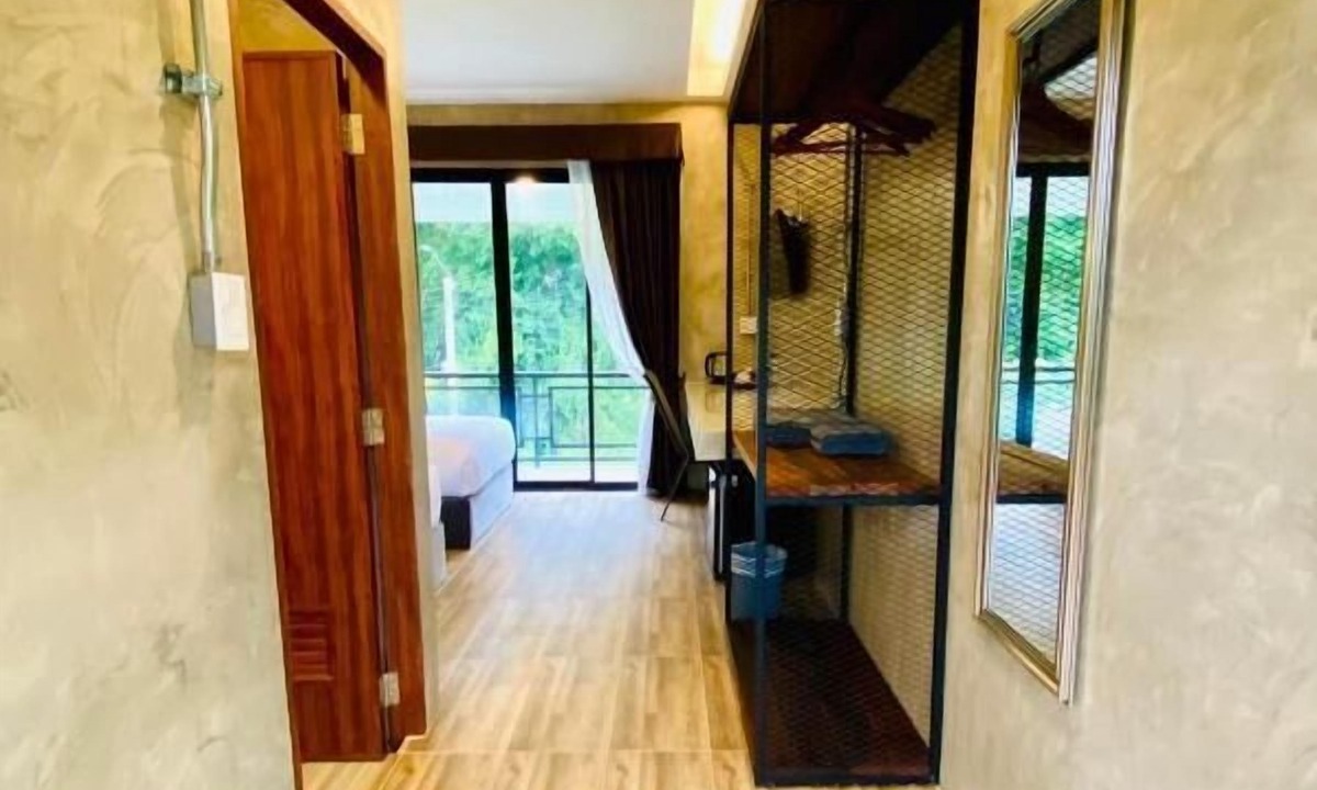 Sakae Krang Bed & Breakfast | Tree House HomeStay