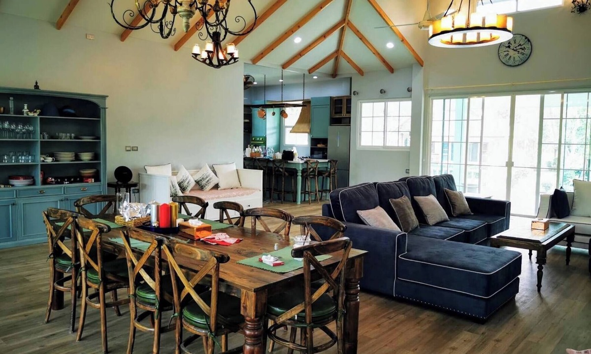 Khanong Phra Villa | Khaoyai 6 Bedrooms Pool Villa