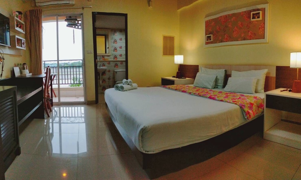 Bang Bua Thong Hotel | AA Resort Hotel