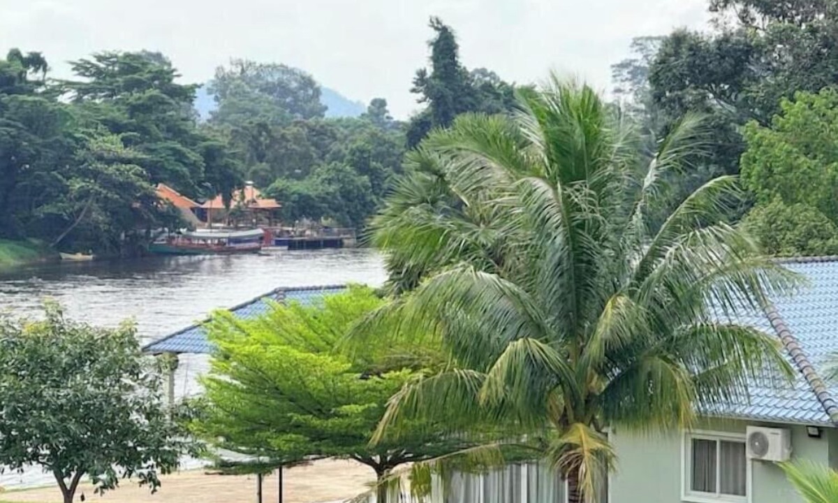 Kampot House | Private villa along Teuk chhou in Kampot province