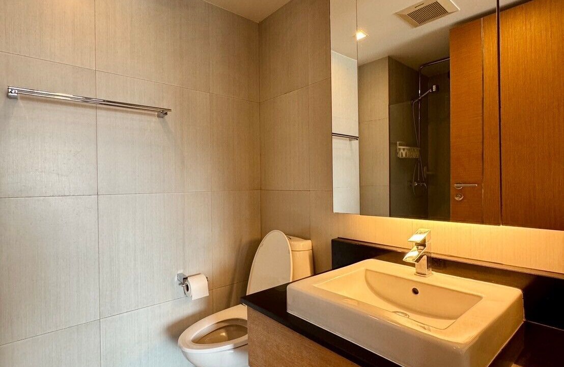 Chidlom Condo | Luxury Stay High-Speed WiFi Secure & Cozy