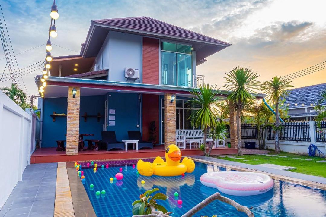 Pong House | Pool Villa near Maprachan Lake-East of Pattaya