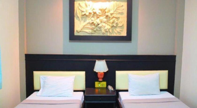 Tha Thaewawong Hotel | Picnic Sriracha Hotel