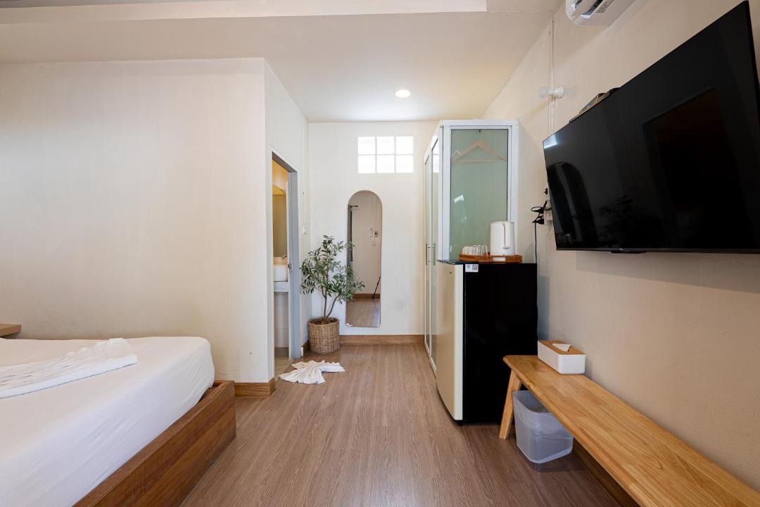 Mai Fat Hotel | Whitelaybay Stay