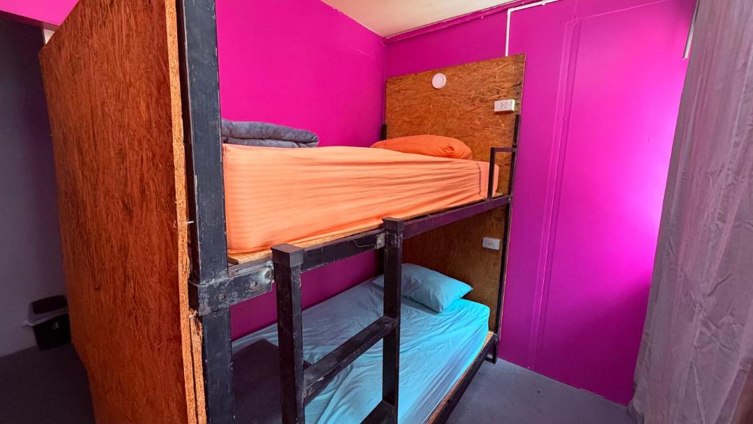 Ramkhamhaeng Hostel | Pink Kraken Hostel