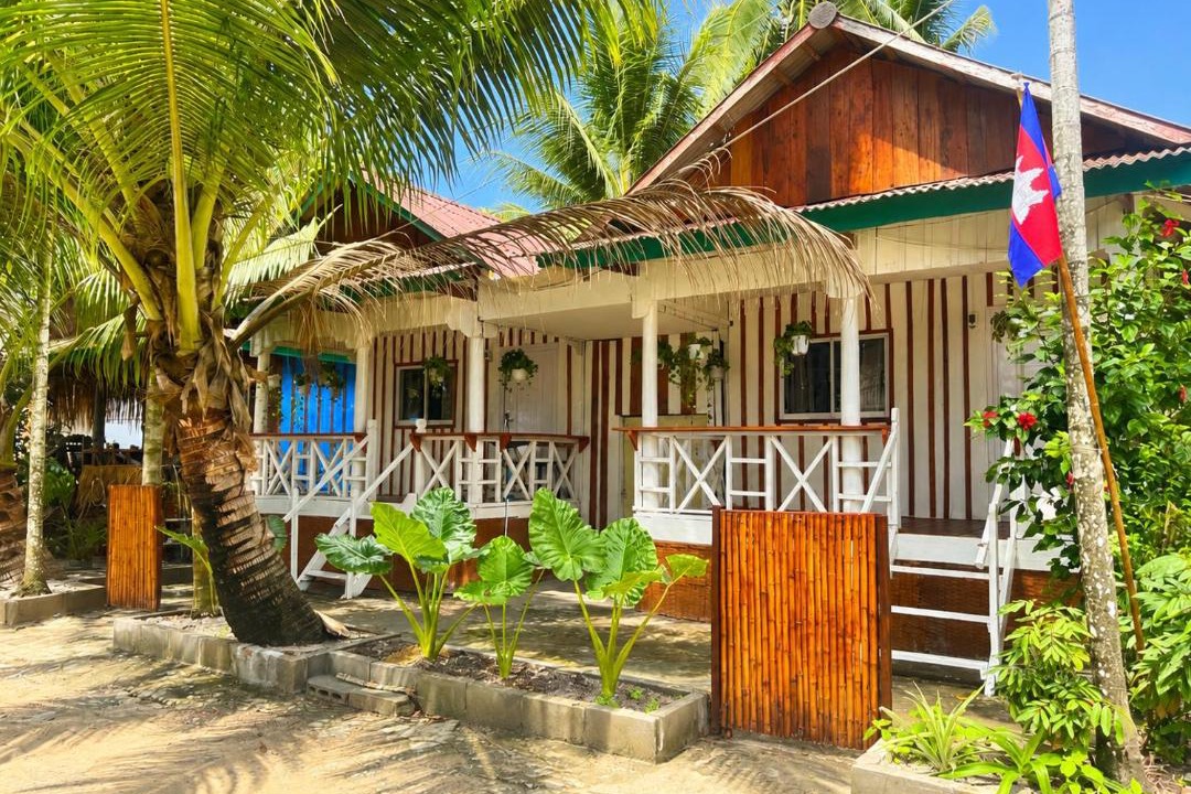 Koh Rong Ski Chalet | Coraluna Bungalows