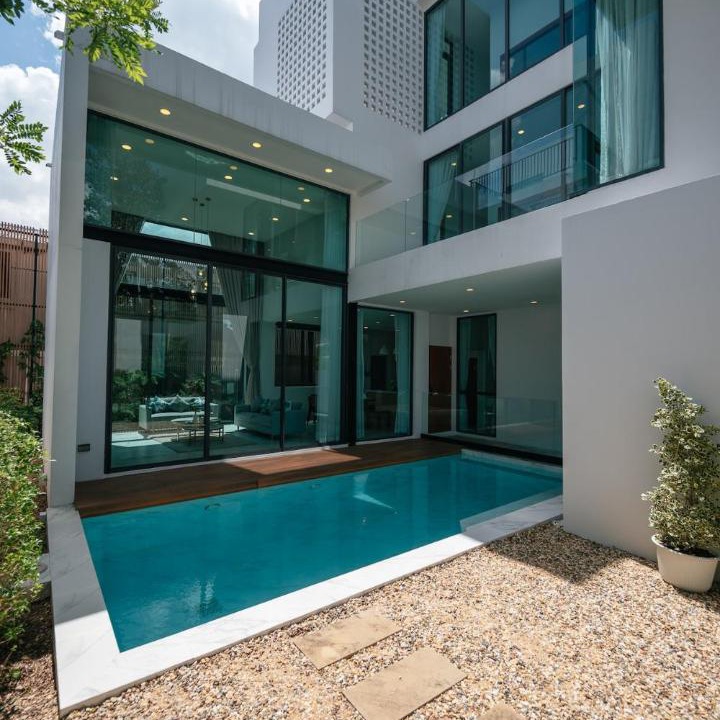 Chang Phueak Villa | Montanas Pool Villa Near Nimman , Daily maid