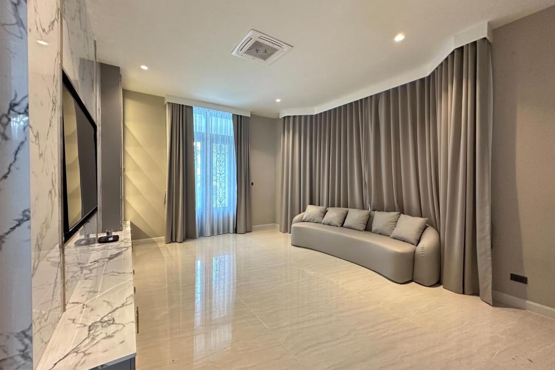 Samut Sakhon Villa | Luxury two-story house near Suvarnabhumi Airport 10 minutes away