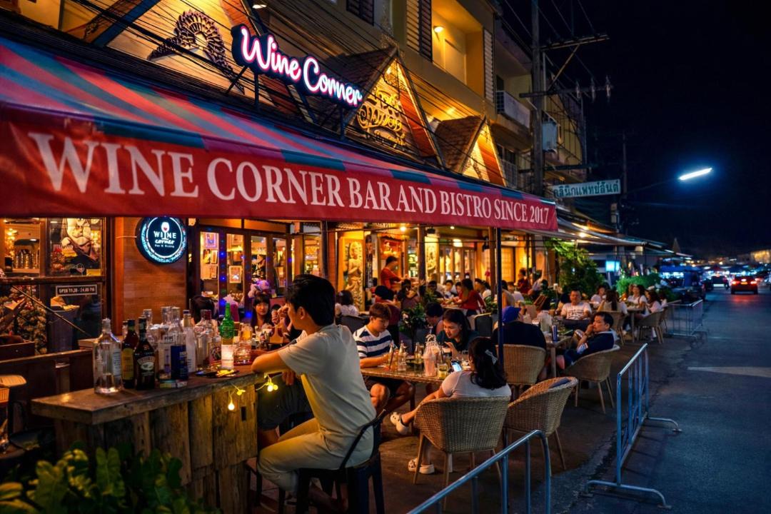 Trang Hotel | Ban Ao Thong