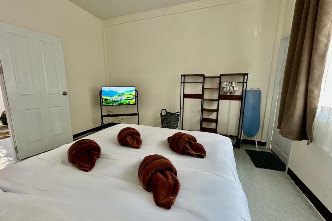 Bang Sue Apartment | Entired townhome 2 BR Near Taopoon MRT 1min by walk