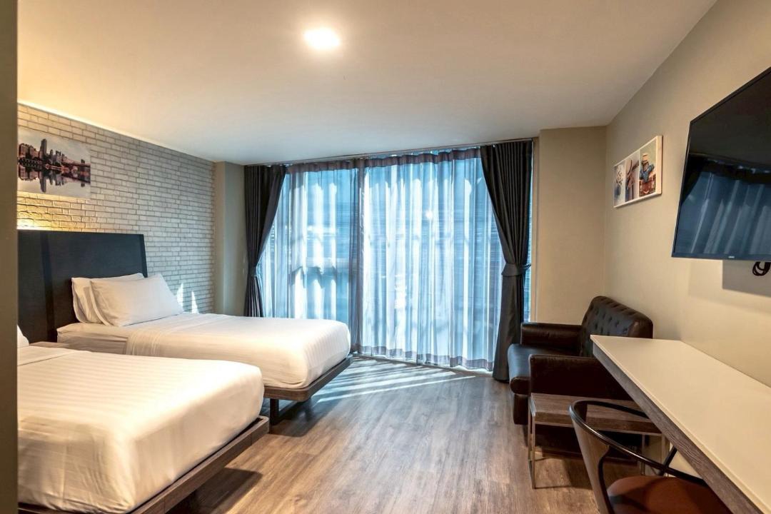 Suan Luang Hotel | BB Glass House Pattanakrn บีบี กลาสเฮ้าส์ พัฒนาการ