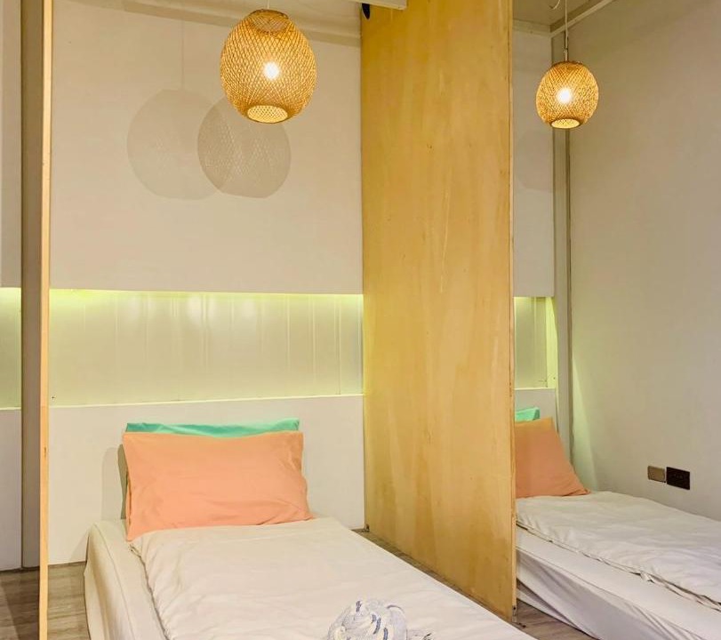 Chana Songkhram Hostel | The Local Heritage Loft Mansion