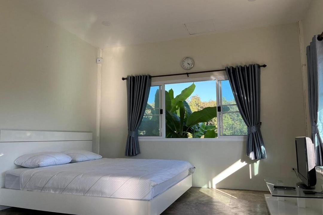 Mueang Ngai House | Mountain view Villa Private Tropical Garden