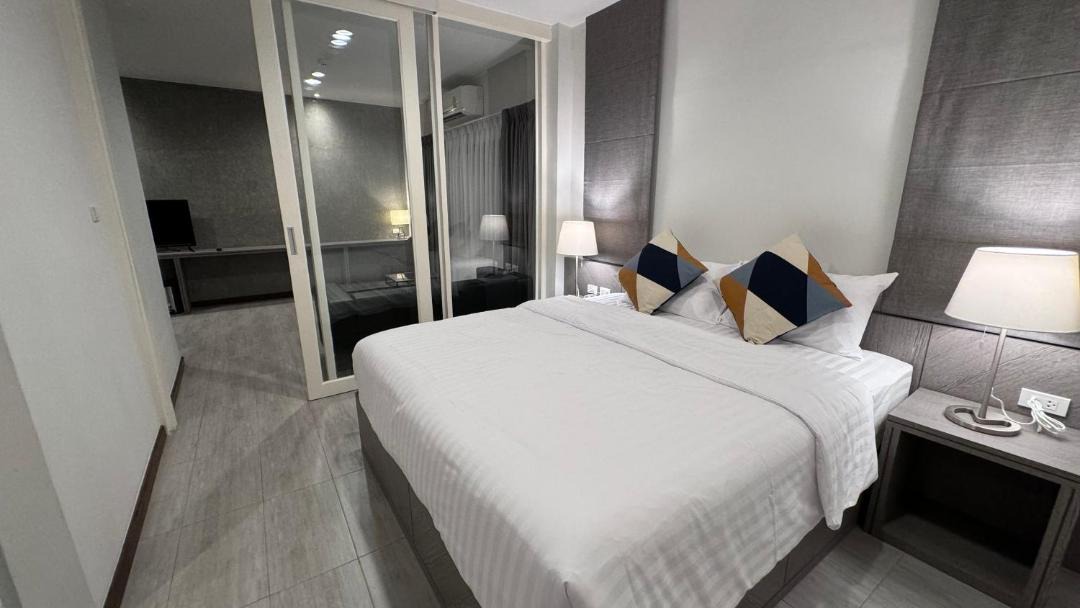Pom Prap Sattru Phai Hotel | The Kite Hotel Bangkok