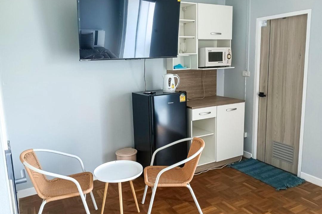 Huay Kaew Apartment | Nimman Townhouse with Pool Sauna and Workspace