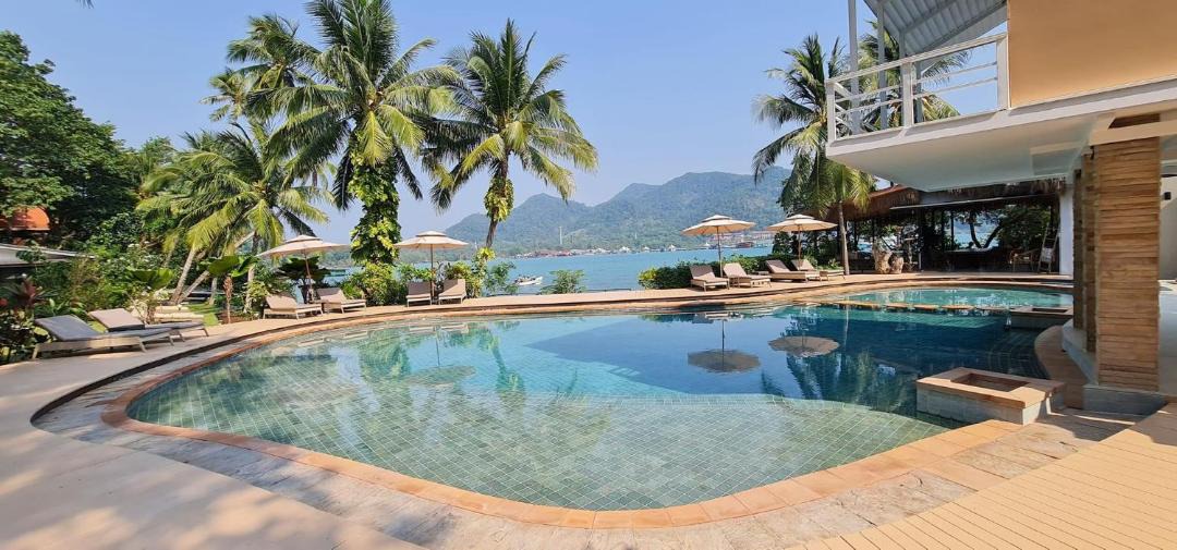 Bang Bao Bay Resort | Resolution Resort
