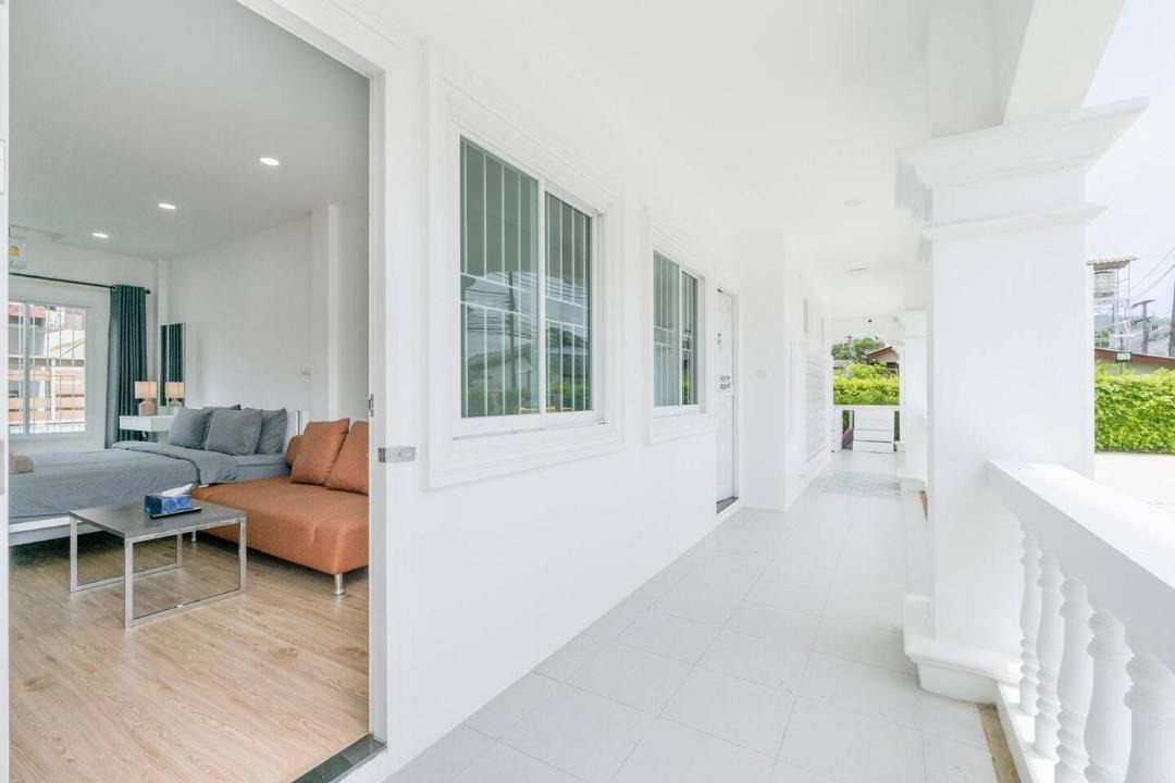 Chalong Apartment | White House Apartment - Chalong