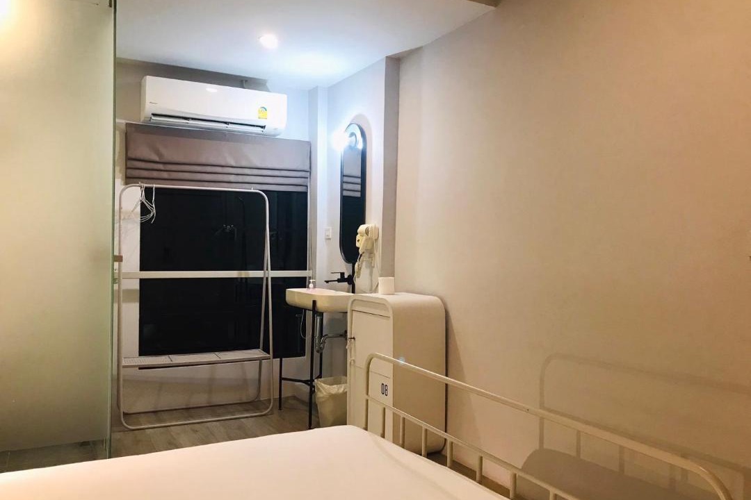 Chana Songkhram Hostel | Bedspread Hostel