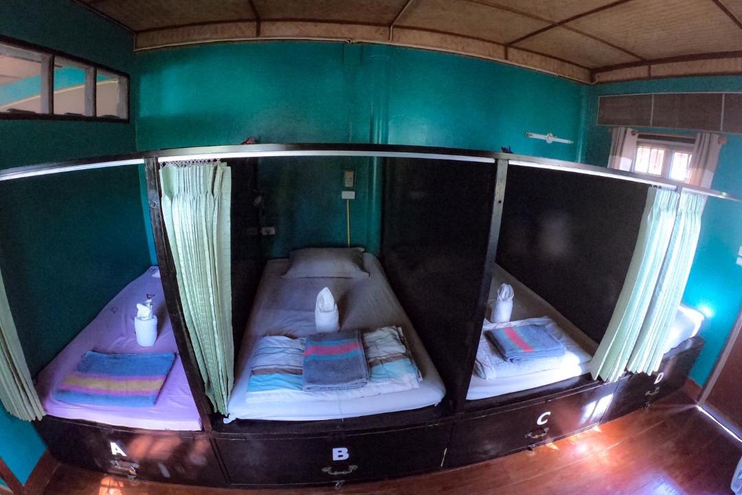 Chong Kham Resort | Crossroads house