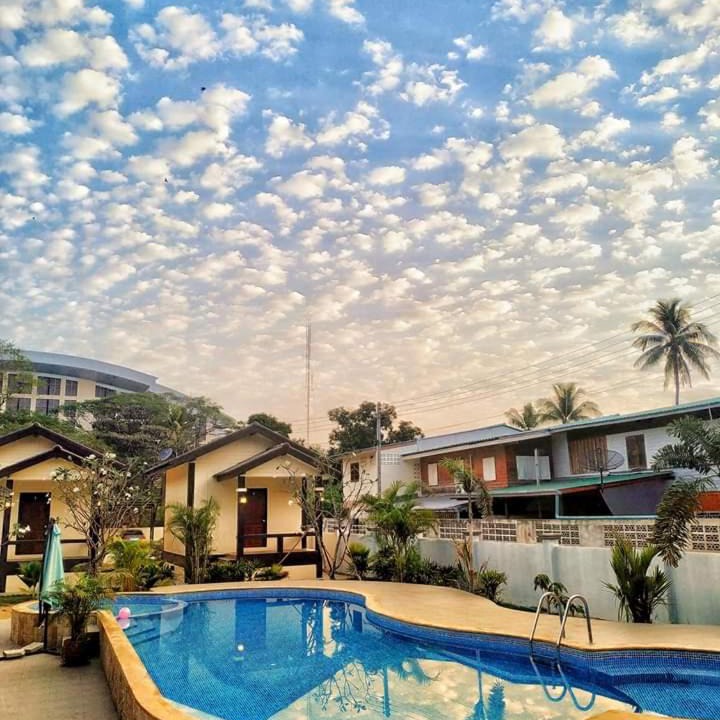 Tha Sung House | SUNRAY Guesthouse สุนันท์บ้านพักริมคลอง