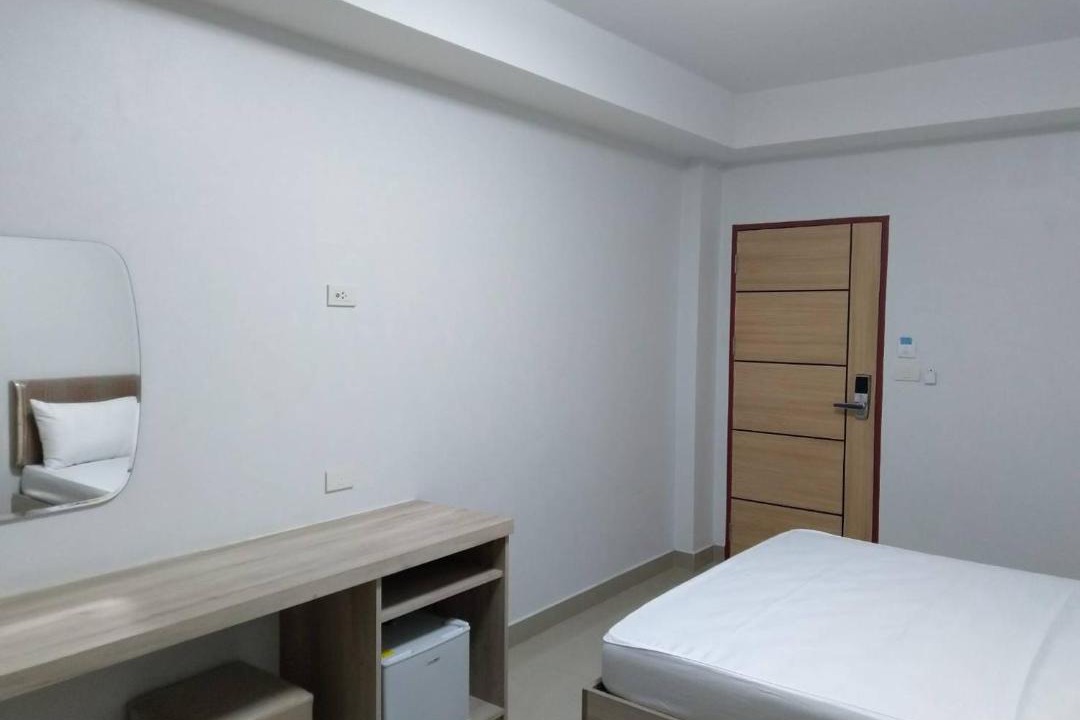 Din Daeng Hotel | Roseate Bangkok Hotel