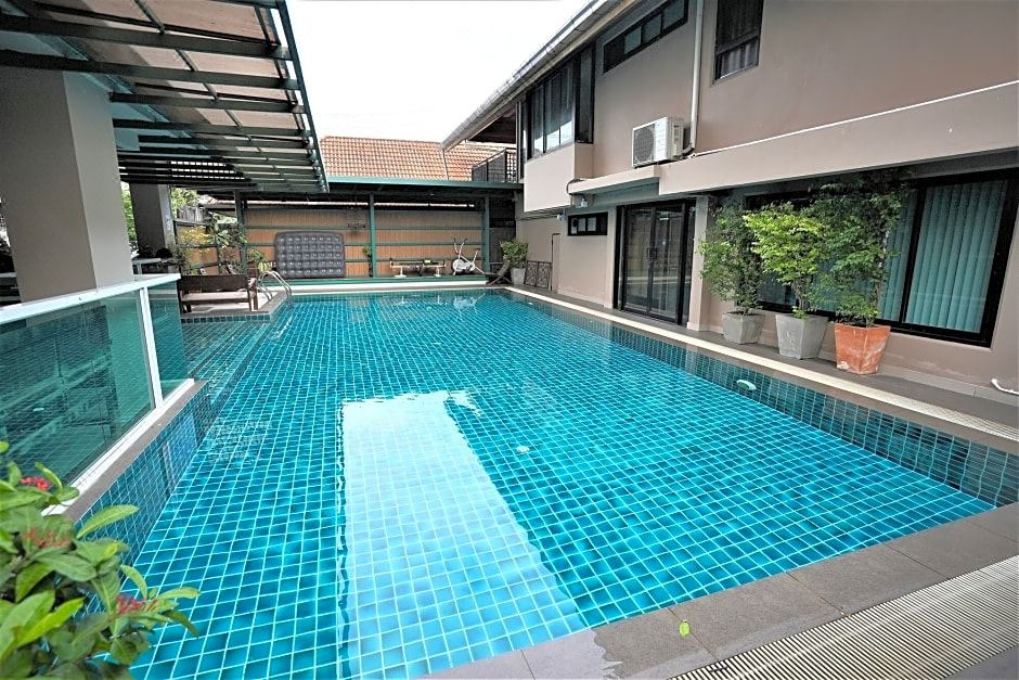 Photo of Outdoor in Din Daeng