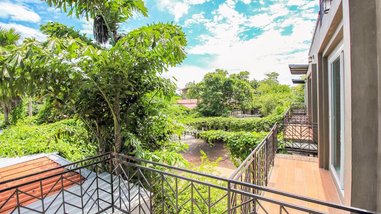 Photo of Patio Balcony in Khlong Sam Prawet