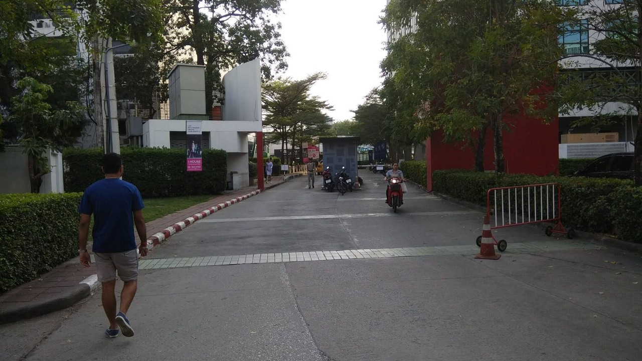 Photo of Buildings in Huai Khwang