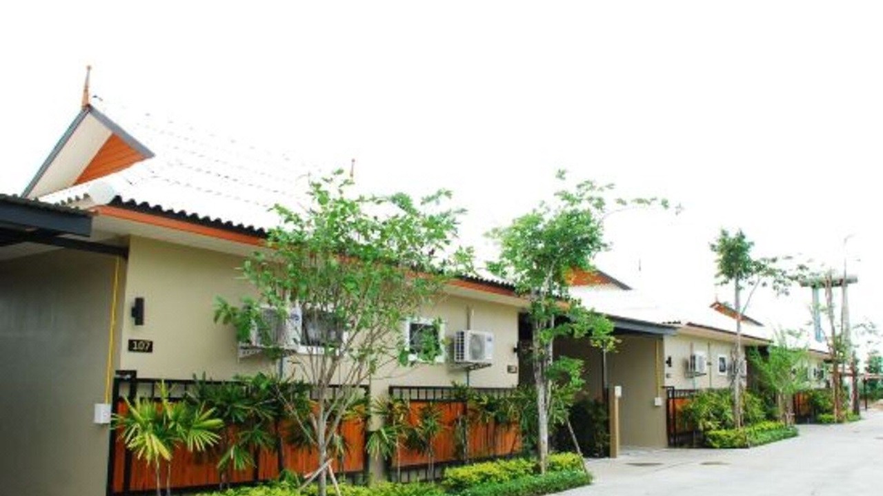 Photo of Buildings in Tha Yang