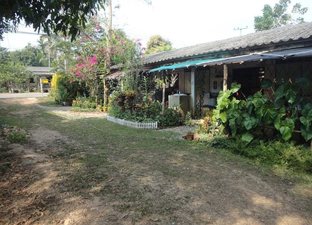 Photo of Buildings in Sangkhla Buri