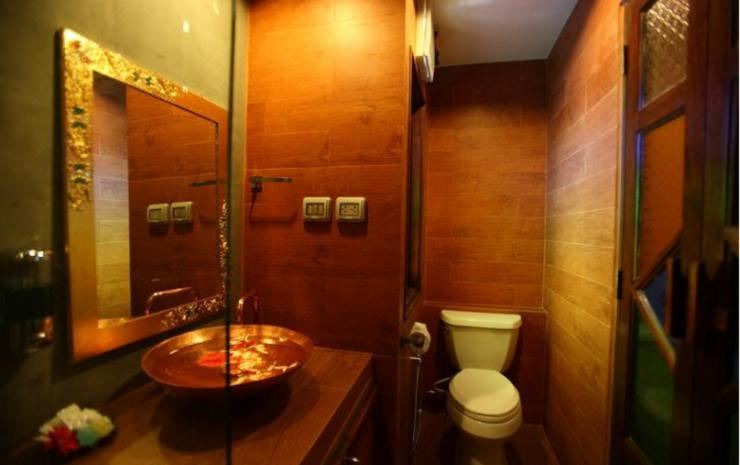 Photo of Bathroom in Old City