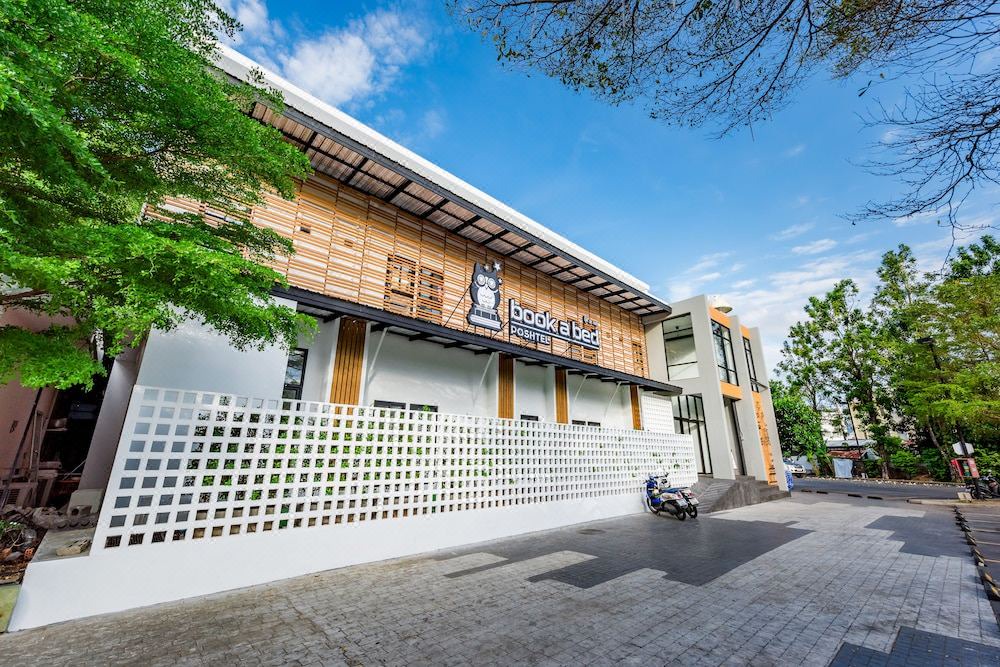 Photo of Buildings in Talat Yai
