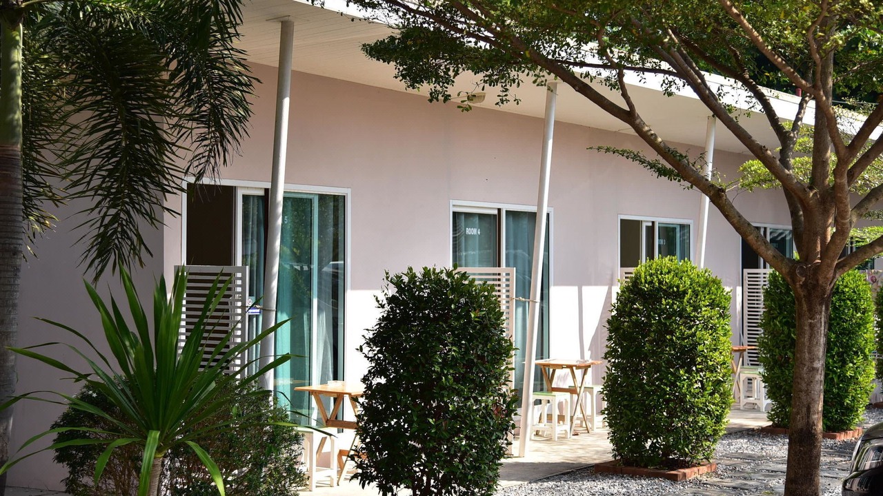 Photo of Buildings in Nong Nam Daeng