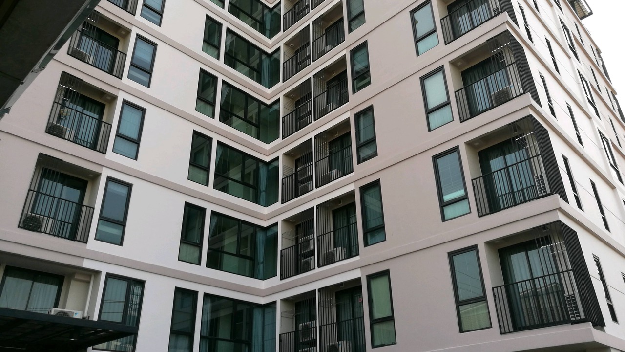 Photo of Buildings in Din Daeng