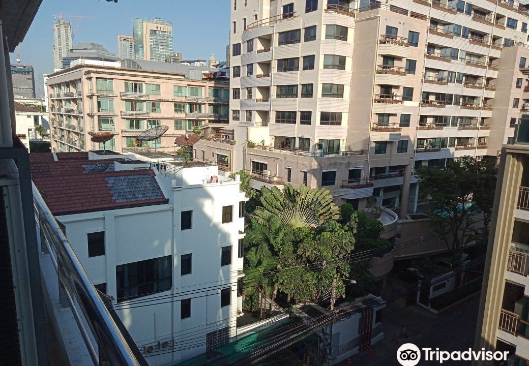 Photo of Buildings in Ploenchit