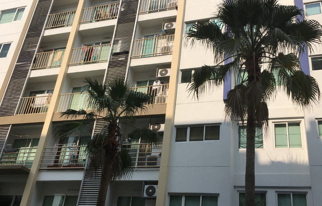 Photo of Buildings in Bang Wa