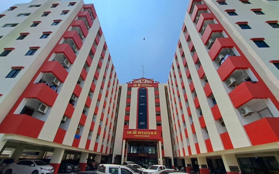 Photo of Buildings in Krathum Baen